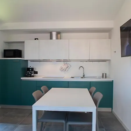 Lough Apartment *