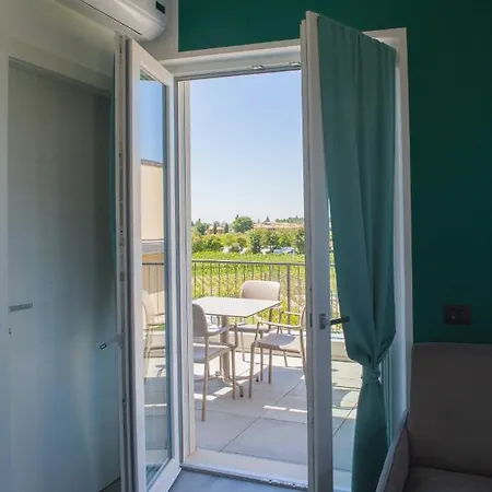Lough Apartment *